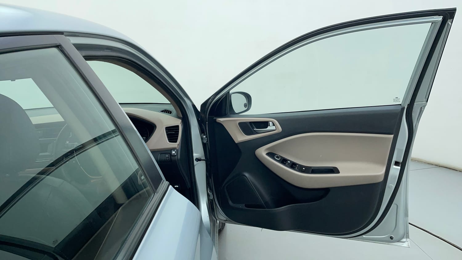 Used 2019 Hyundai Elite i20 Magna Plus 1.2 + CNG (Outside Fitted) Cng Manual interior RIGHT FRONT DOOR OPEN VIEW