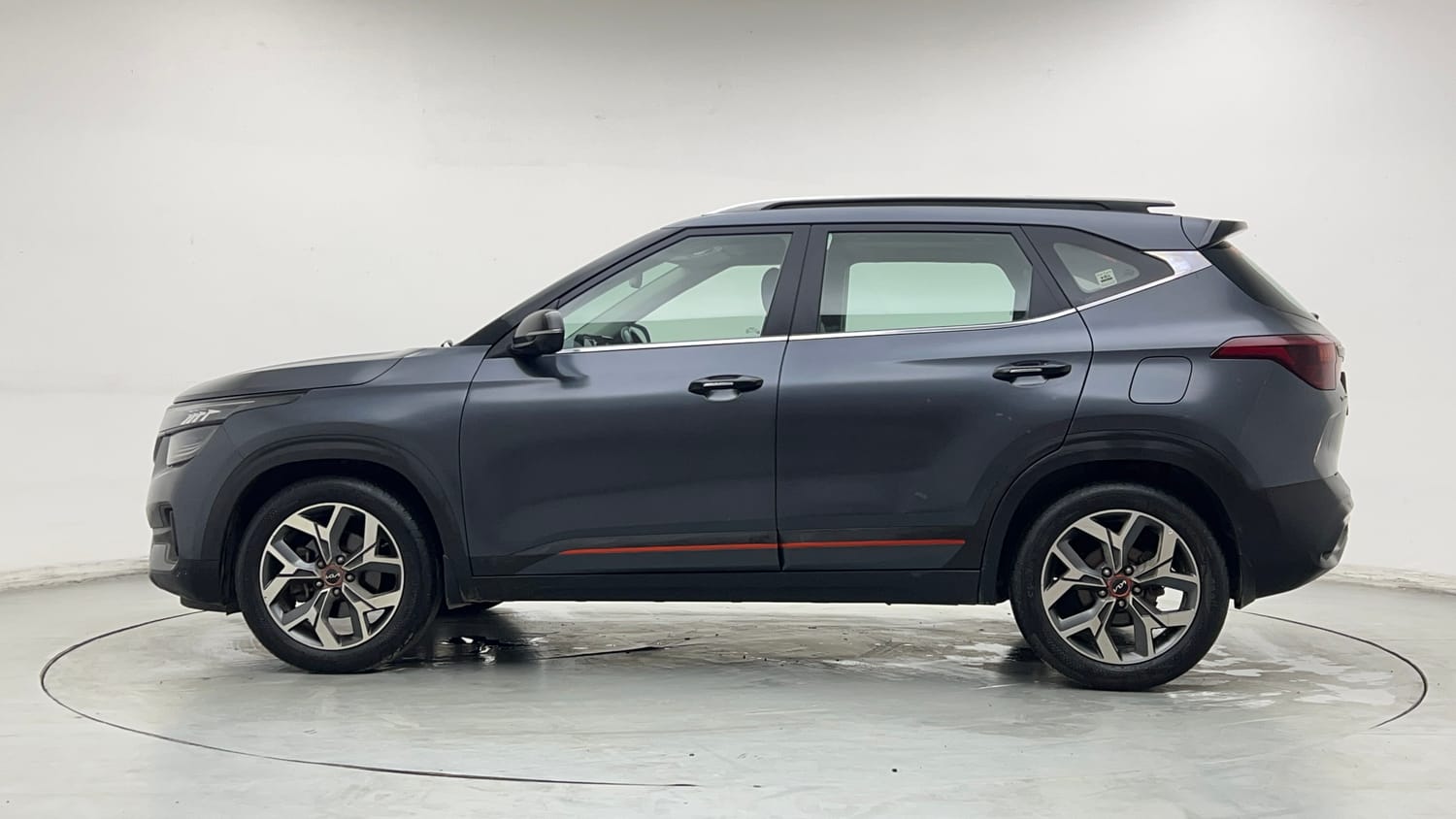 Used 2022 Kia Seltos X Line 1.4 DCT Petrol Automatic exterior LEFT SIDE VIEW