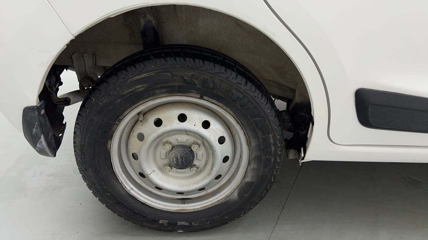 Used 2023 Maruti Suzuki Alto K10 LXi Petrol Manual tyres RIGHT REAR TYRE RIM VIEW