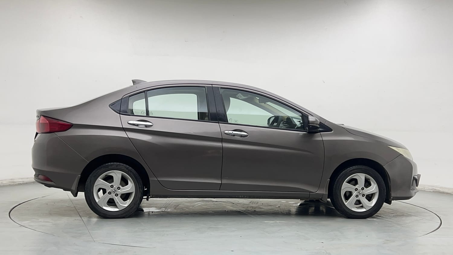 Used 2015 Honda City VX CVT Petrol Automatic exterior RIGHT SIDE VIEW