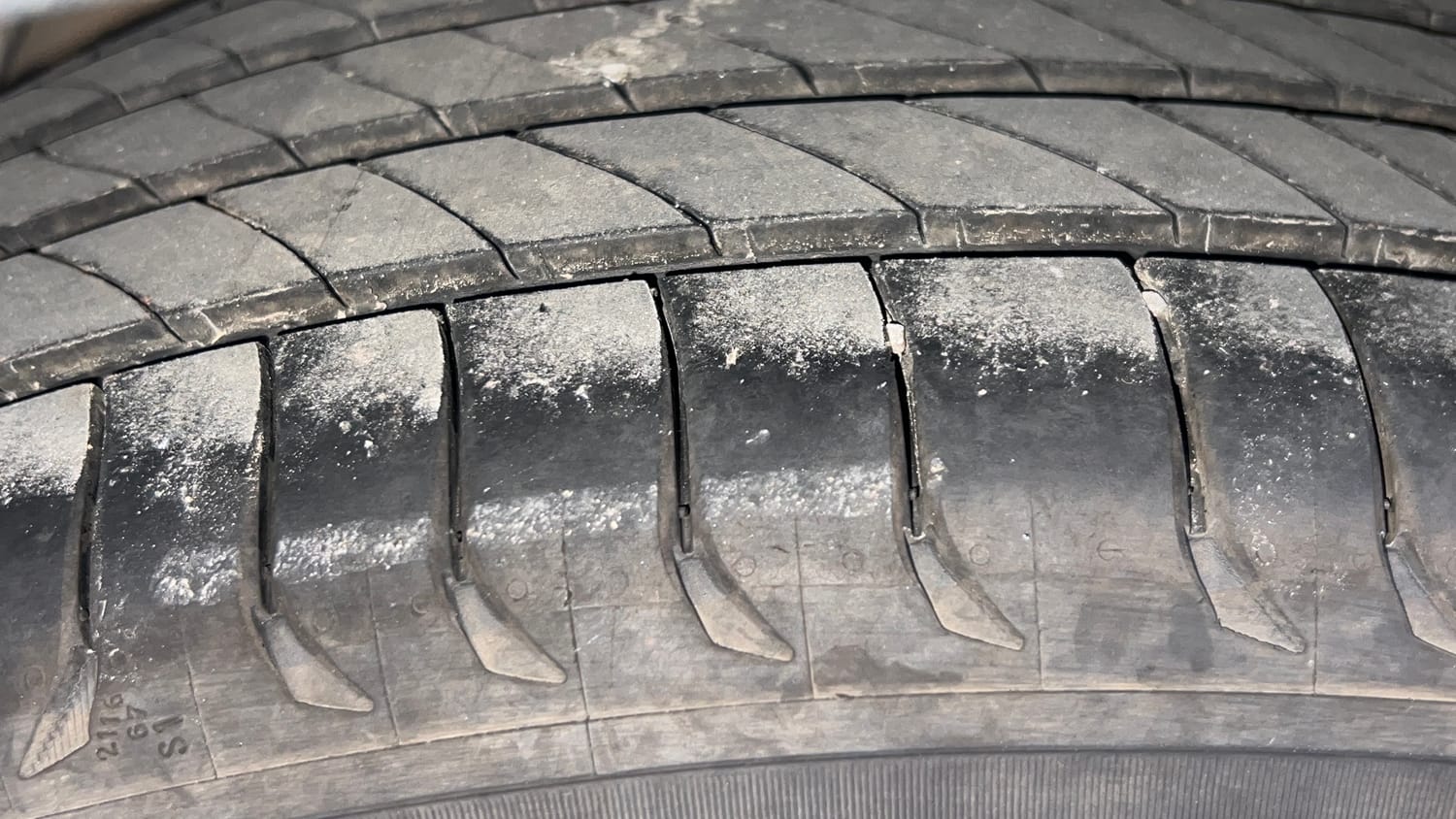 Used 2018 Hyundai Creta SX Plus 1.6 AT Petrol Petrol Automatic tyres RIGHT REAR TYRE TREAD VIEW