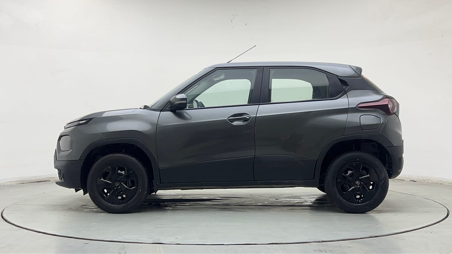 Used 2022 Tata Punch Adventure MT Petrol Manual exterior LEFT SIDE VIEW