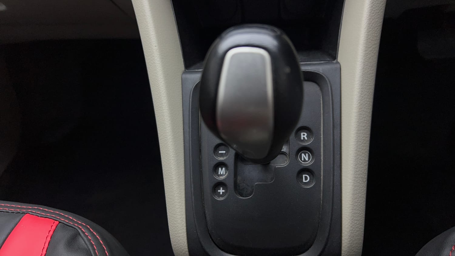 Used 2019 Maruti Suzuki Celerio VXi AMT Petrol Automatic interior GEAR  KNOB VIEW