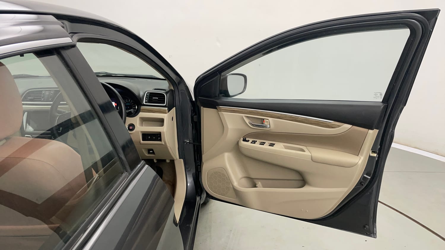 Used 2022 Maruti Suzuki Ciaz Zeta 1.5 Petrol Manual interior RIGHT FRONT DOOR OPEN VIEW