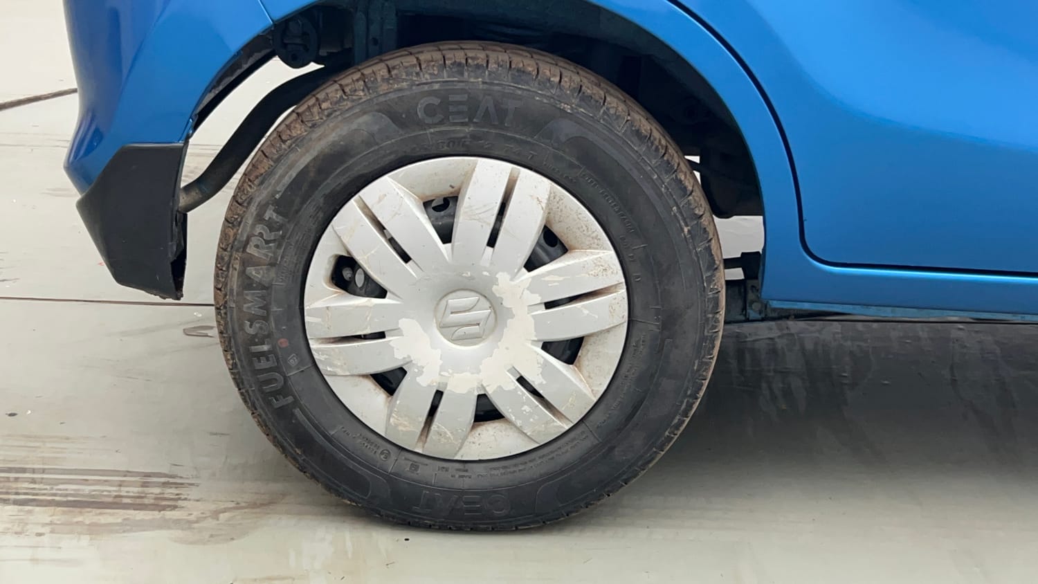 Used 2022 Maruti Suzuki Alto 800 LXi (O) Petrol Manual tyres RIGHT REAR TYRE RIM VIEW