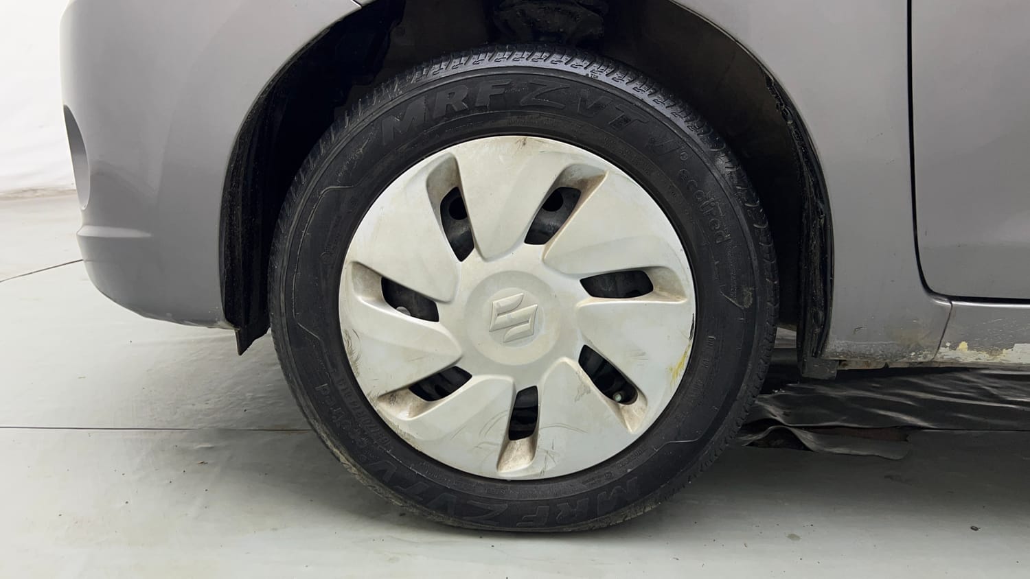 Used 2016 Maruti Suzuki Celerio VXi Petrol Manual tyres LEFT FRONT TYRE RIM VIEW