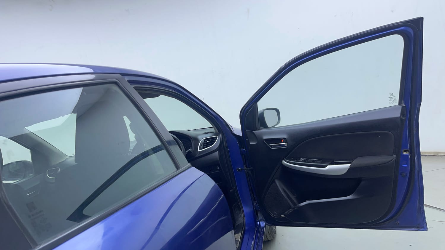 Used 2017 Maruti Suzuki Baleno Delta 1.2 Petrol Manual interior RIGHT FRONT DOOR OPEN VIEW