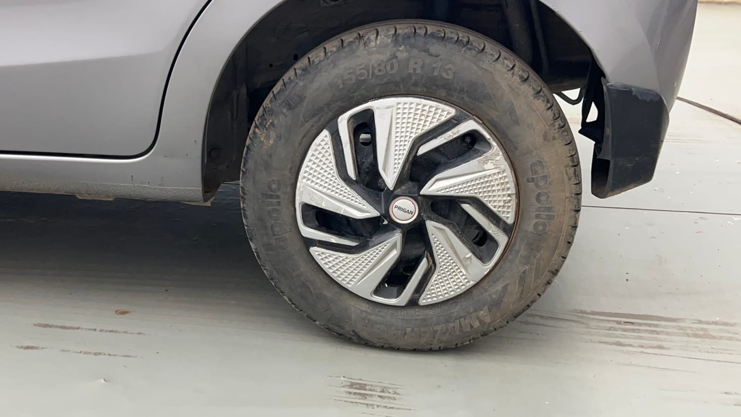 Used 2014 Maruti Suzuki Celerio LXi Petrol Manual tyres LEFT REAR TYRE RIM VIEW
