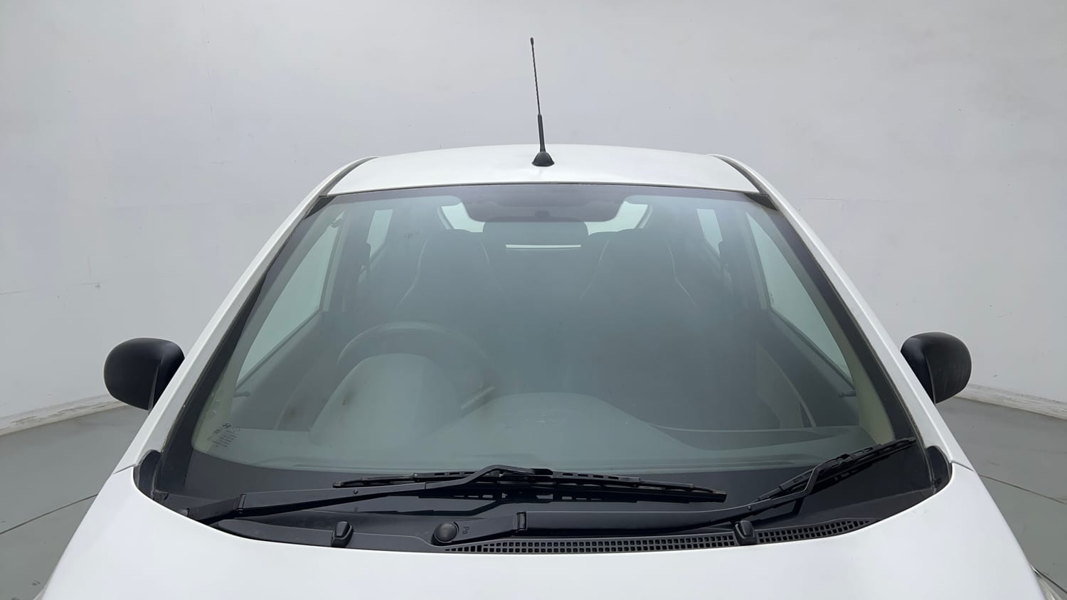 Used 2017 Hyundai Eon Magna + Petrol Manual exterior FRONT WINDSHIELD VIEW