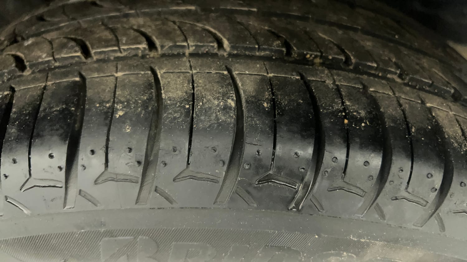 Used 2015 Toyota Corolla Altis VL AT Petrol Petrol Automatic tyres LEFT REAR TYRE TREAD VIEW