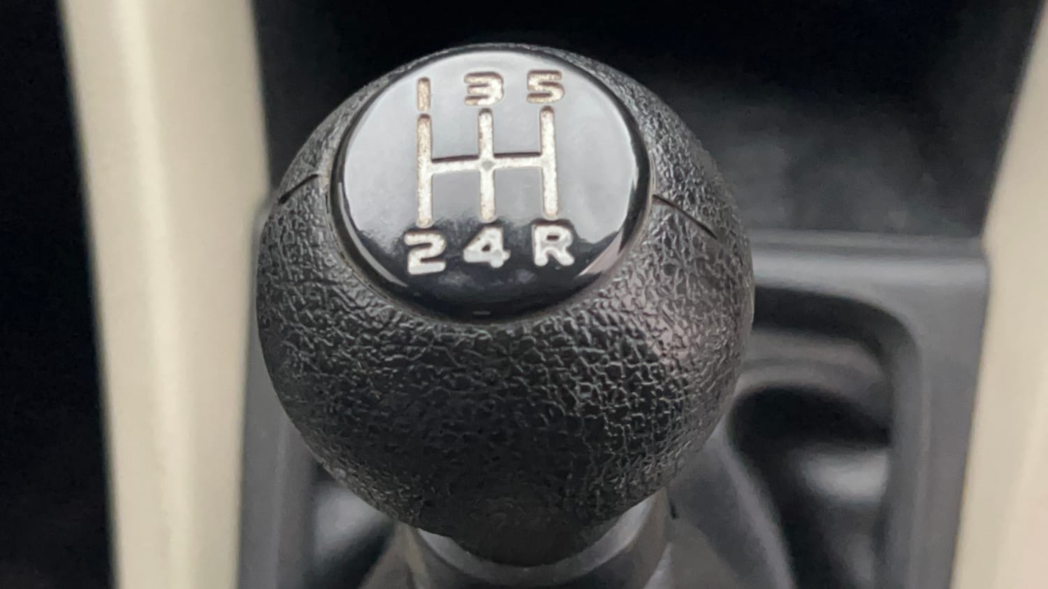 Used 2014 Maruti Suzuki Celerio LXi Petrol Manual interior GEAR  KNOB VIEW