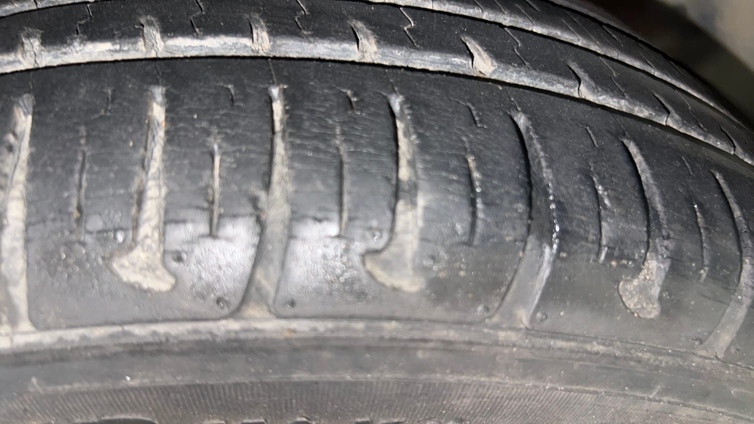 Used 2016 Hyundai Grand i10 Sportz 1.2 Kappa VTVT Petrol Manual tyres RIGHT FRONT TYRE TREAD VIEW