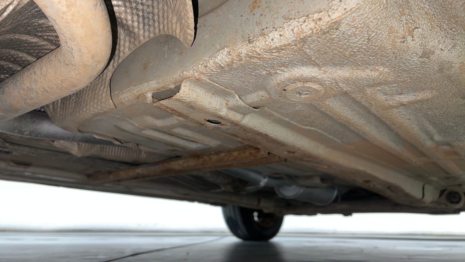 Used 2012 Ford Figo Duratec Petrol ZXI 1.2 Petrol Manual extra REAR RIGHT UNDERBODY VIEW