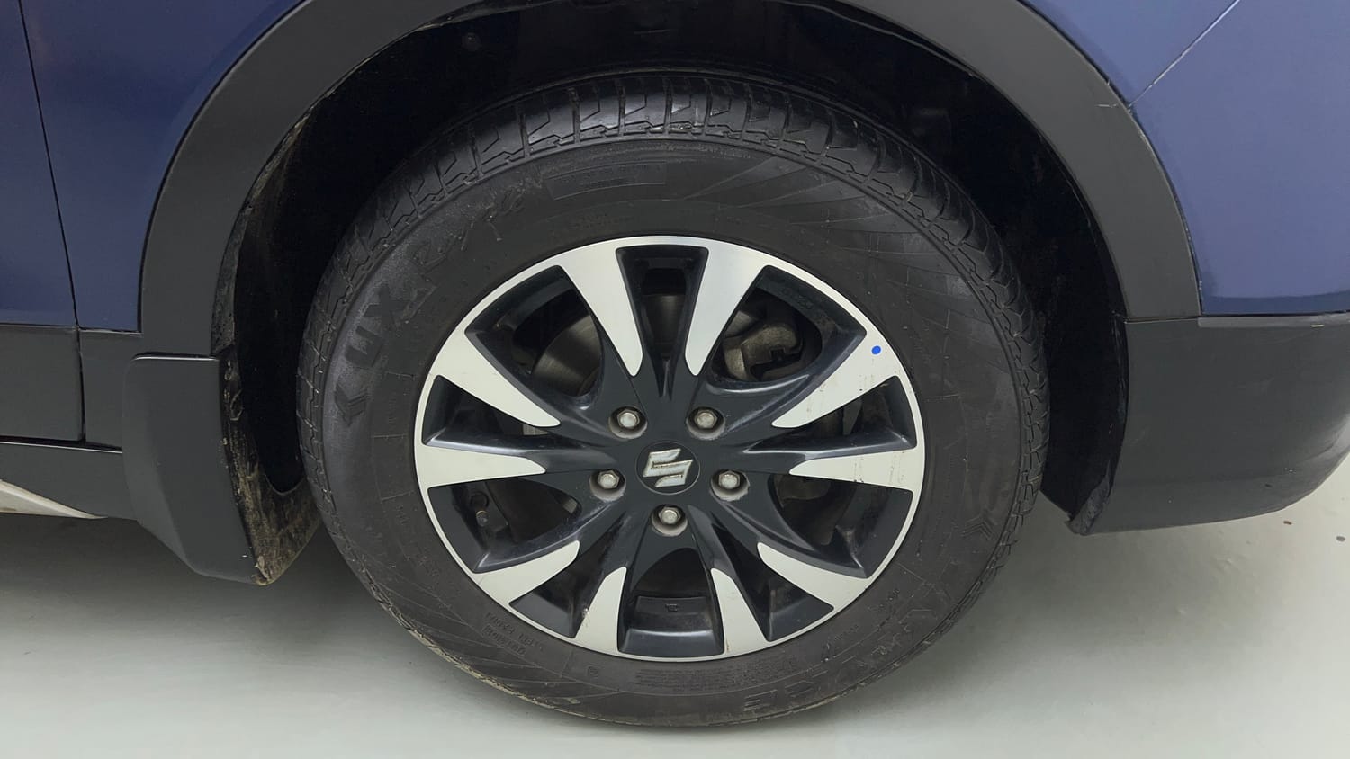 Used 2021 Maruti Suzuki S-Cross Alpha AT Petrol Automatic tyres RIGHT FRONT TYRE RIM VIEW