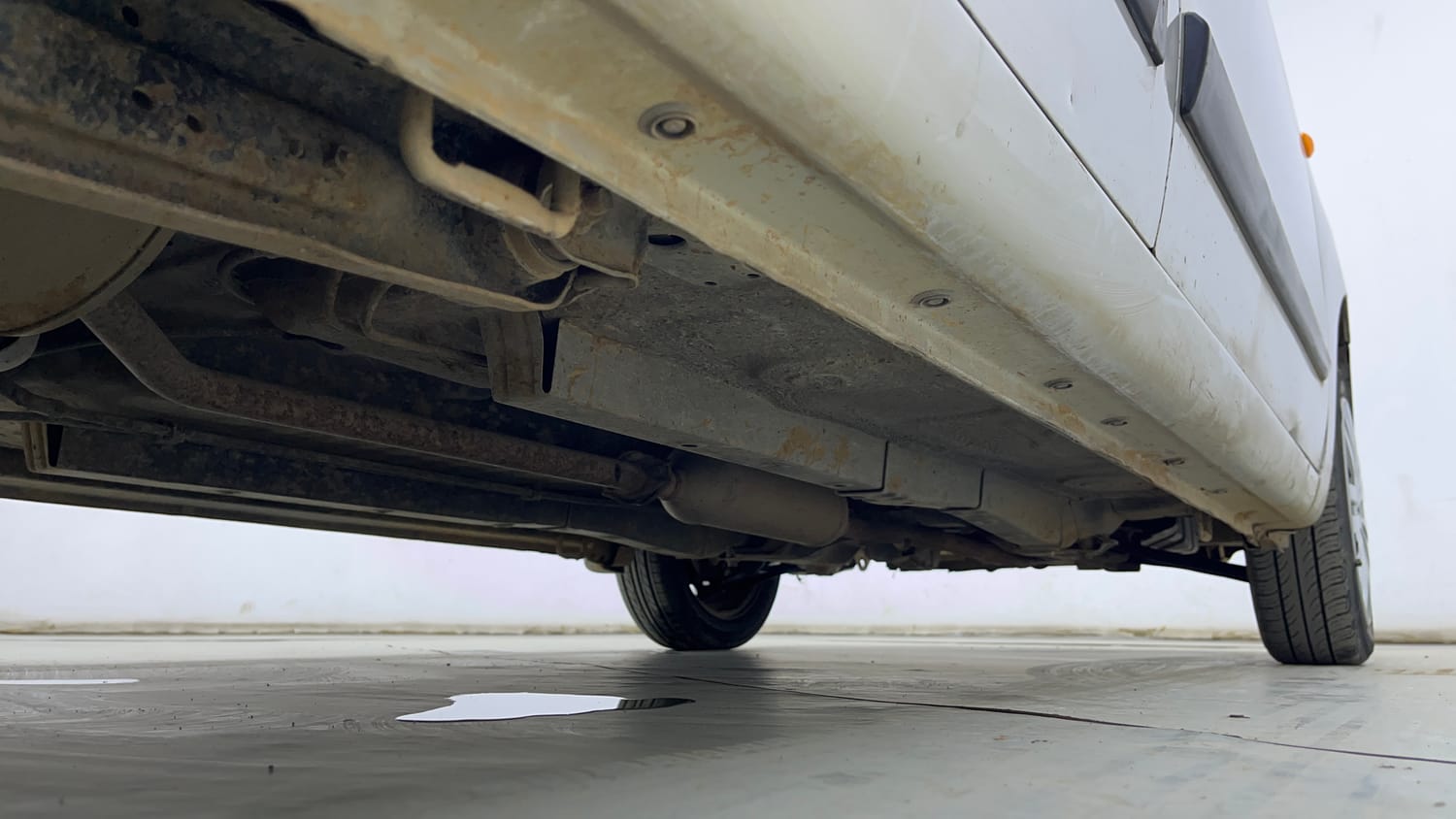 Used 2014 Maruti Suzuki Wagon R VXI Petrol Manual extra REAR RIGHT UNDERBODY VIEW