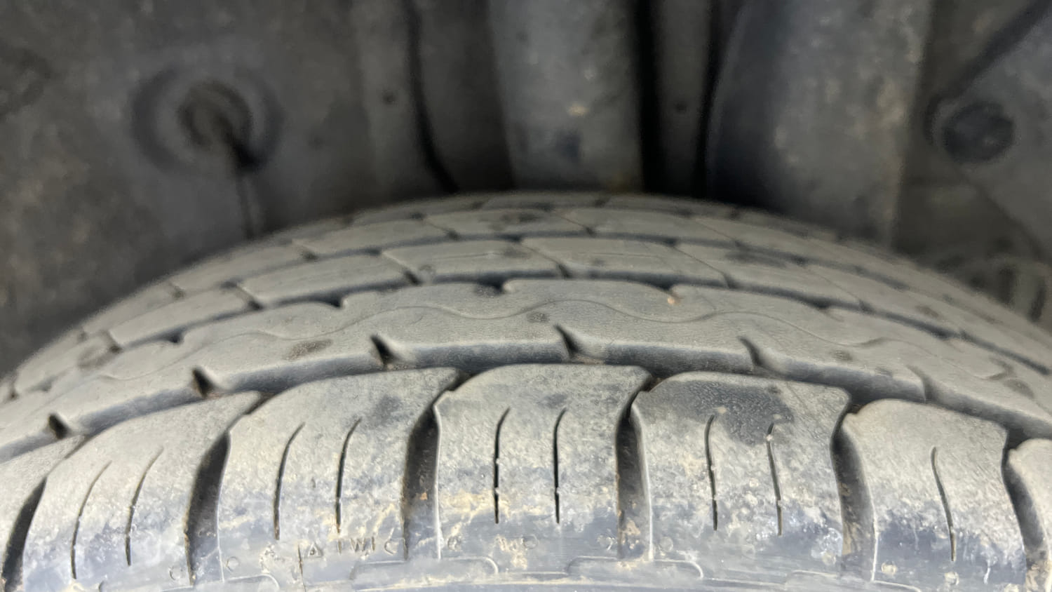 Used 2018 Hyundai Elite i20 Asta 1.2 Petrol Manual tyres LEFT REAR TYRE TREAD VIEW