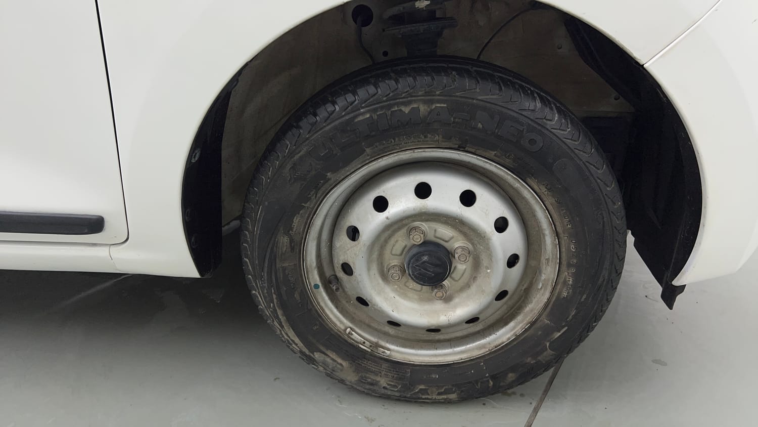 Used 2023 Maruti Suzuki Alto K10 LXi Petrol Manual tyres RIGHT FRONT TYRE RIM VIEW