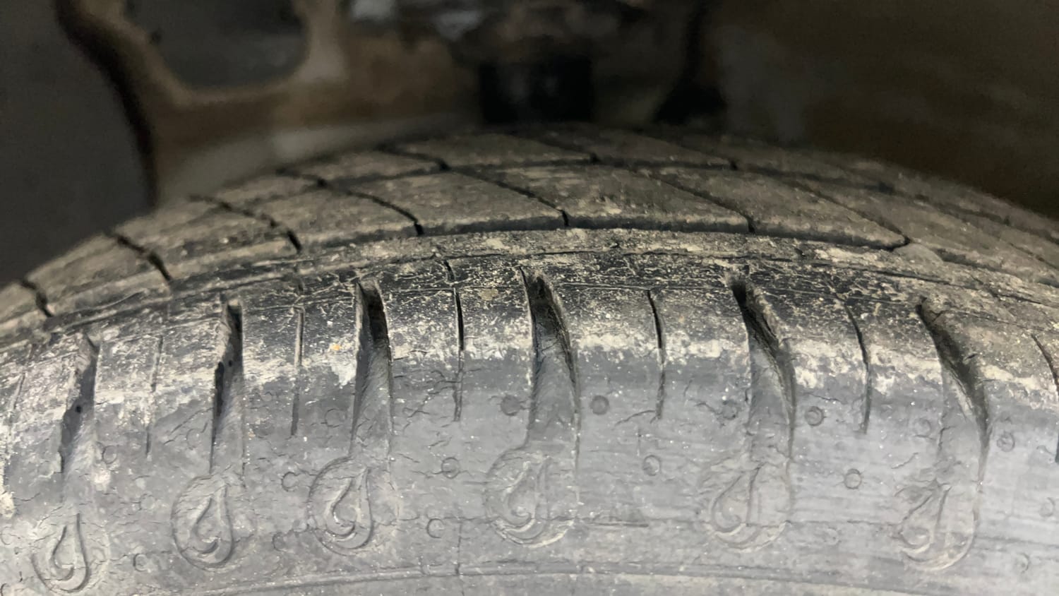 Used 2016 Hyundai Grand i10 Asta AT 1.2 Kappa VTVT (O) Petrol Automatic tyres LEFT FRONT TYRE TREAD VIEW