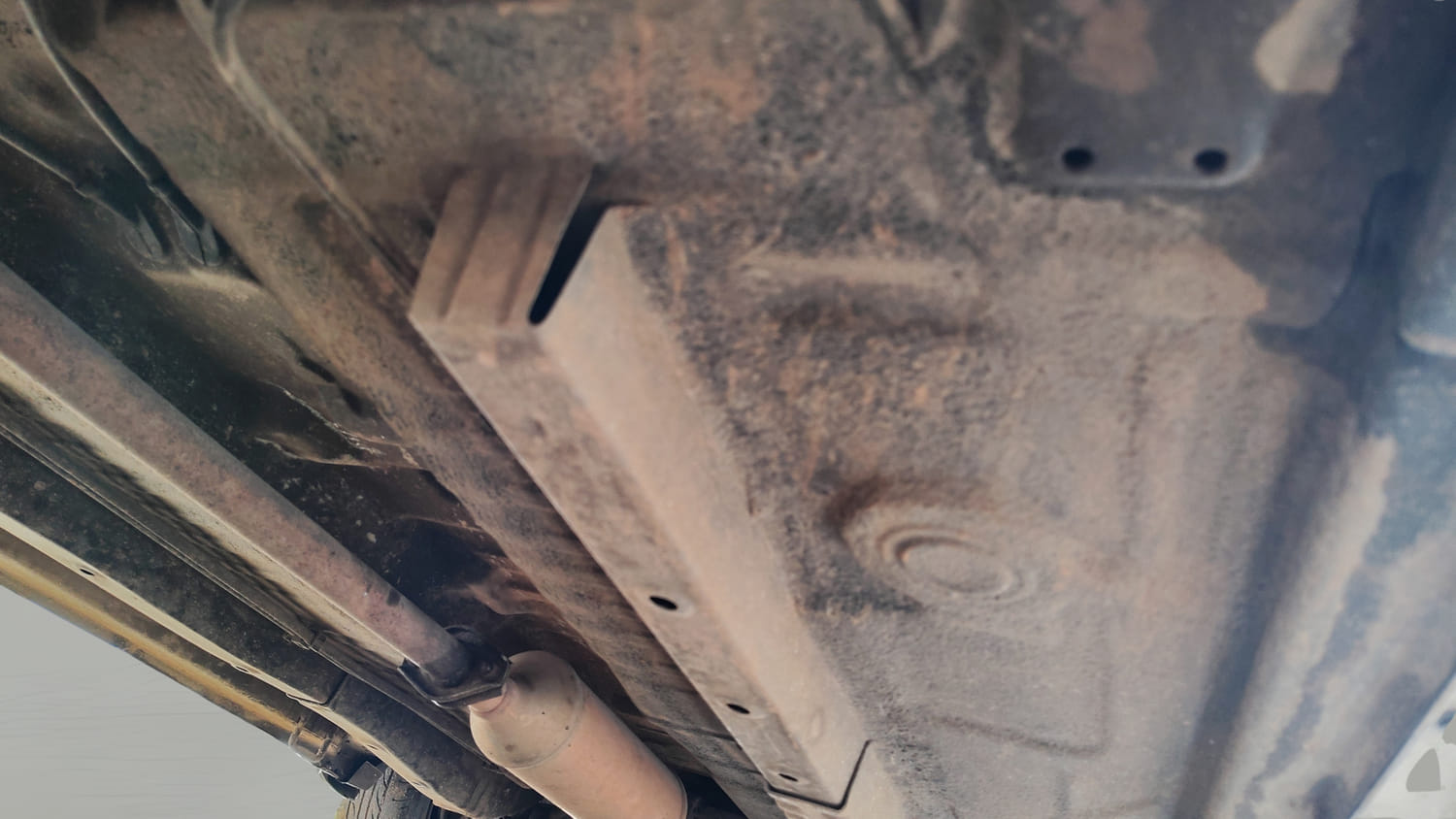 Used 2017 Maruti Suzuki Wagon R VXI Petrol Manual extra REAR RIGHT UNDERBODY VIEW