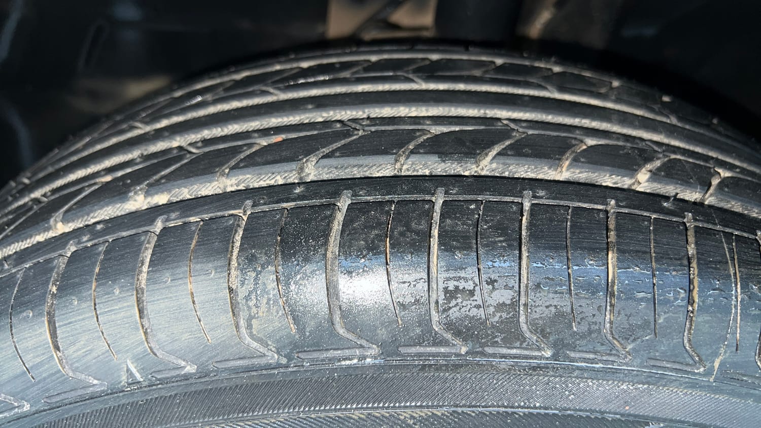 Used 2022 Tata Punch Adventure MT Petrol Manual tyres LEFT FRONT TYRE TREAD VIEW
