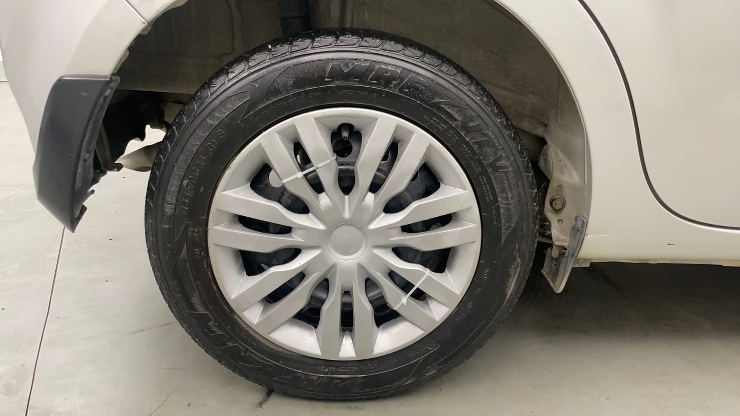 Used 2019 Maruti Suzuki Wagon R VXi 1.2 AMT Petrol Automatic tyres RIGHT REAR TYRE RIM VIEW
