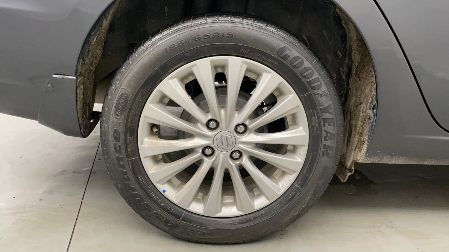 Used 2022 Maruti Suzuki Ciaz Zeta 1.5 Petrol Manual tyres RIGHT REAR TYRE RIM VIEW