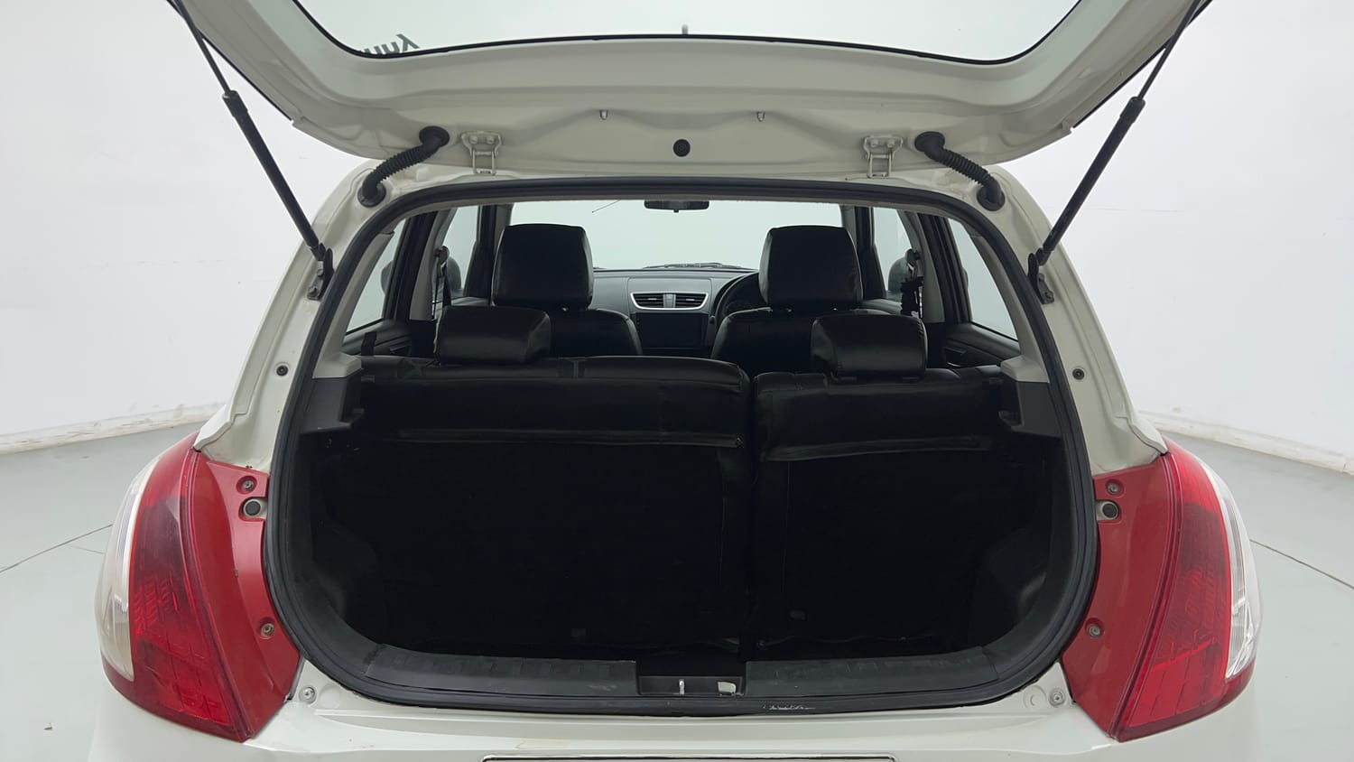 Used 2015 Maruti Suzuki Swift VXi Petrol Manual interior DICKY INSIDE VIEW