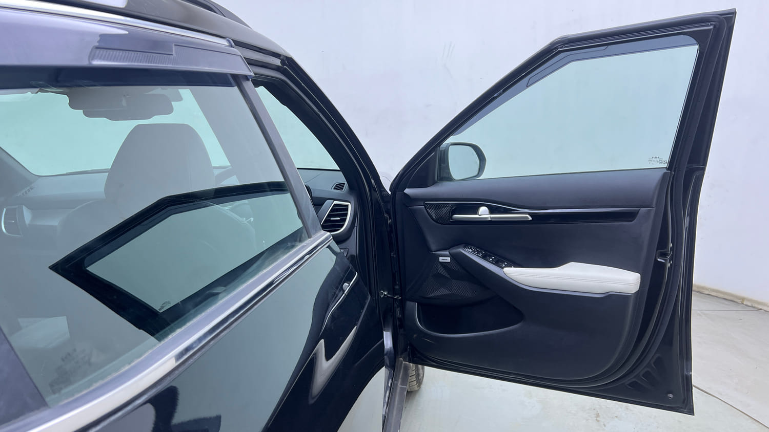 Used 2026 Kia Seltos GTX Plus 1.5 Turbo Petrol DCT Petrol Automatic interior RIGHT FRONT DOOR OPEN VIEW