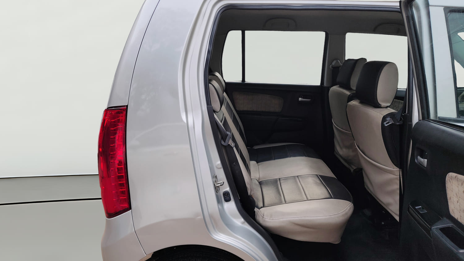Used 2017 Maruti Suzuki Wagon R VXI Petrol Manual interior RIGHT SIDE REAR DOOR CABIN VIEW