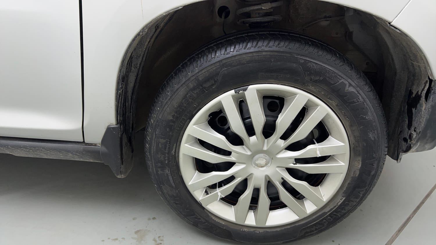 Used 2024 Maruti Suzuki S-Presso VXi S-CNG Cng Manual tyres RIGHT FRONT TYRE RIM VIEW
