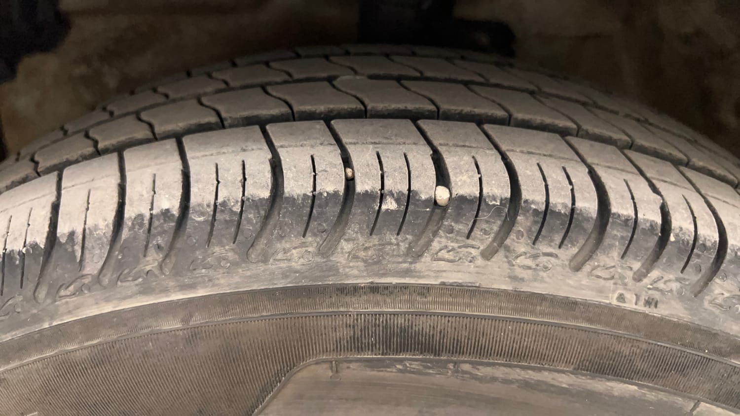 Used 2019 Maruti Suzuki Celerio VXi AMT Petrol Automatic tyres LEFT FRONT TYRE TREAD VIEW