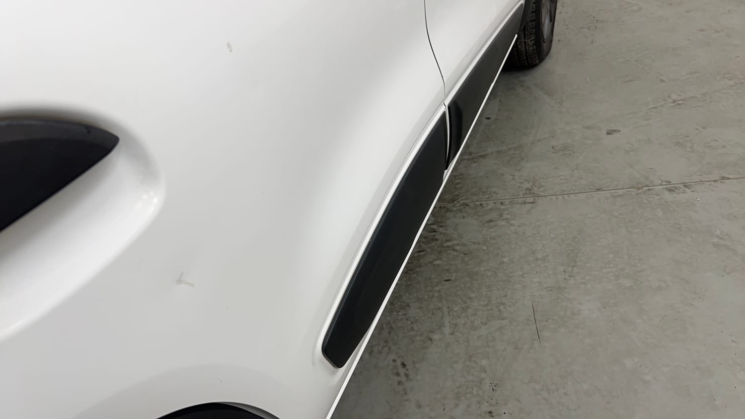 Used 2022 Renault Kwid CLIMBER 1.0 AMT (O) Dual Tone Petrol Automatic dents MINOR DENT