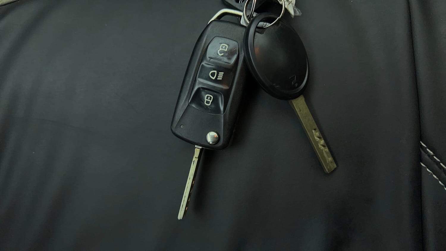 Used 2022 Tata Punch Adventure MT Petrol Manual extra CAR KEY VIEW