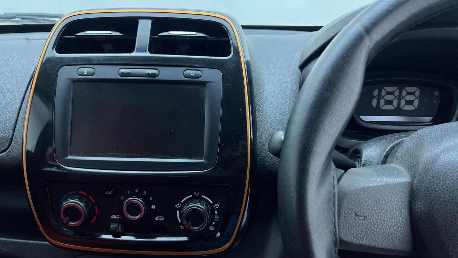 Used 2019 Renault Kwid CLIMBER 1.0 AMT Petrol Automatic top_features Touch screen infotainment system