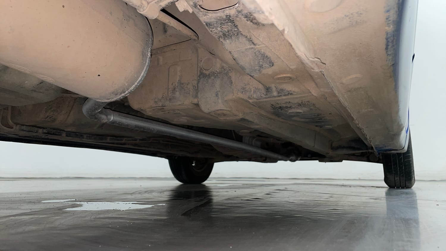 Used 2013 Hyundai Eon Era + Petrol Manual extra REAR RIGHT UNDERBODY VIEW