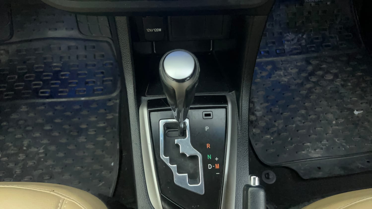 Used 2015 Toyota Corolla Altis VL AT Petrol Petrol Automatic interior GEAR  KNOB VIEW