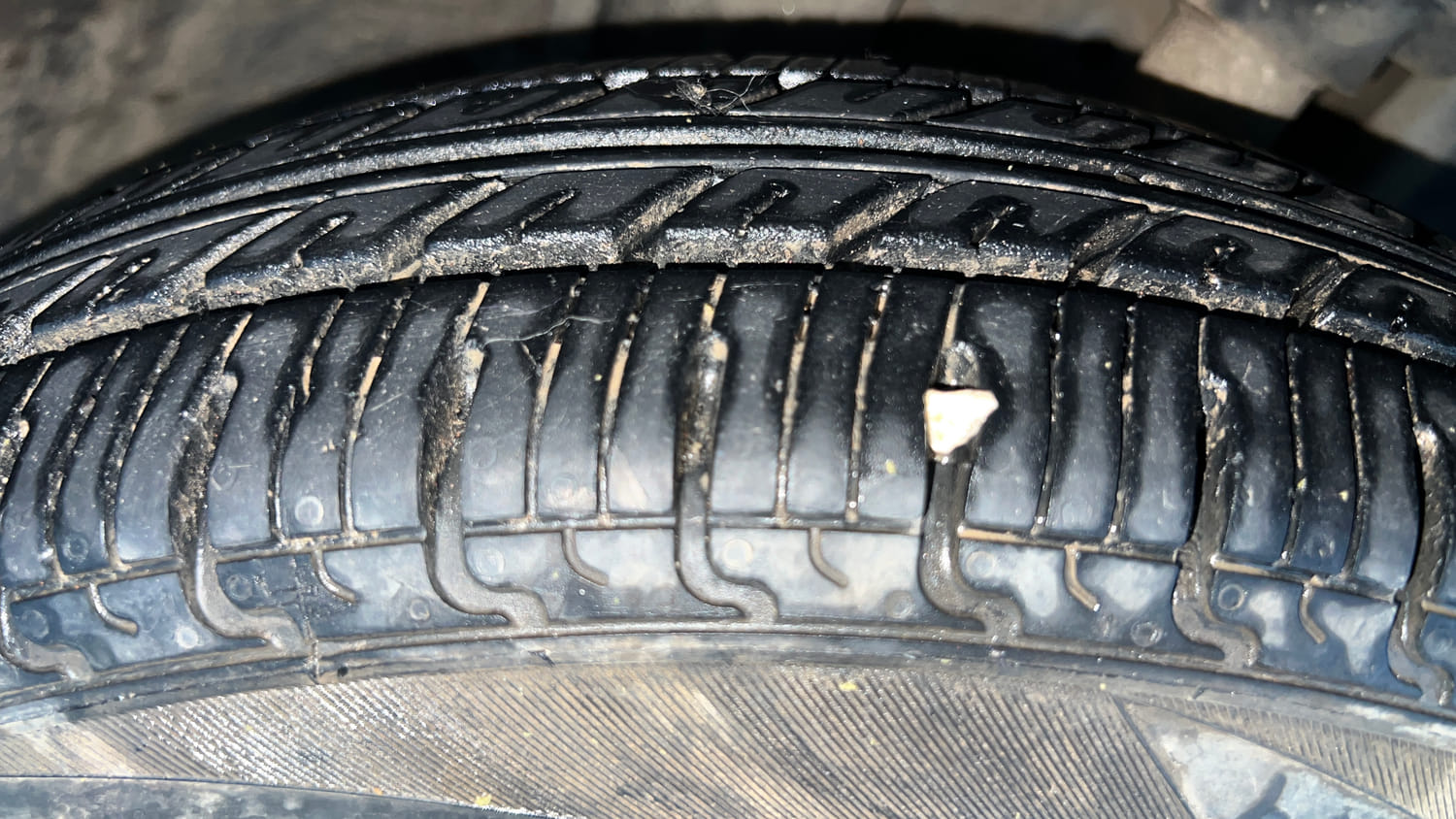 Used 2019 Renault Kwid CLIMBER 1.0 AMT Petrol Automatic tyres RIGHT FRONT TYRE TREAD VIEW