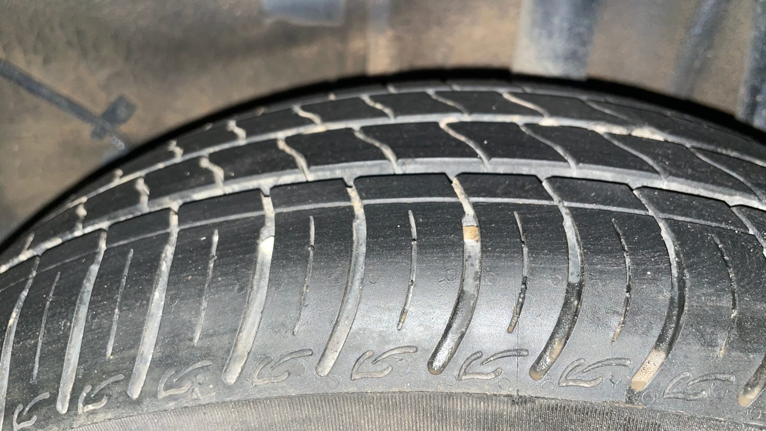 Used 2026 Tata Tiago XZA Petrol Automatic tyres LEFT REAR TYRE TREAD VIEW