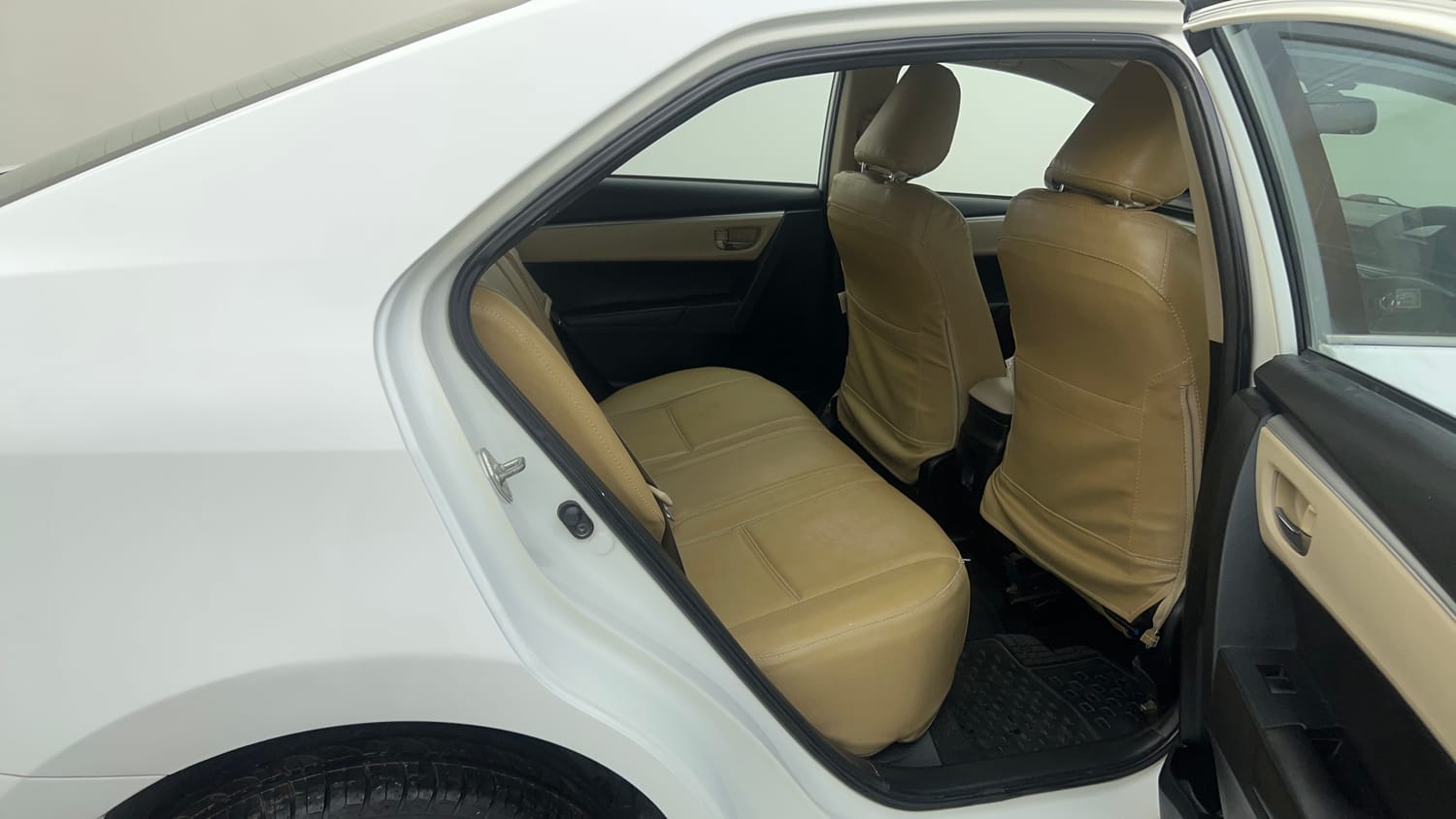 Used 2015 Toyota Corolla Altis VL AT Petrol Petrol Automatic interior RIGHT SIDE REAR DOOR CABIN VIEW