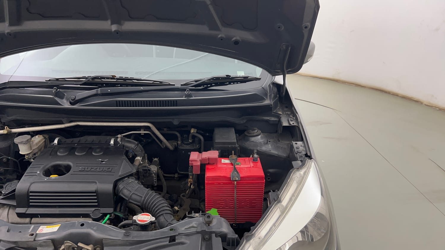 Used 2014 Maruti Suzuki Celerio LXi Petrol Manual engine ENGINE LEFT SIDE HINGE & APRON VIEW