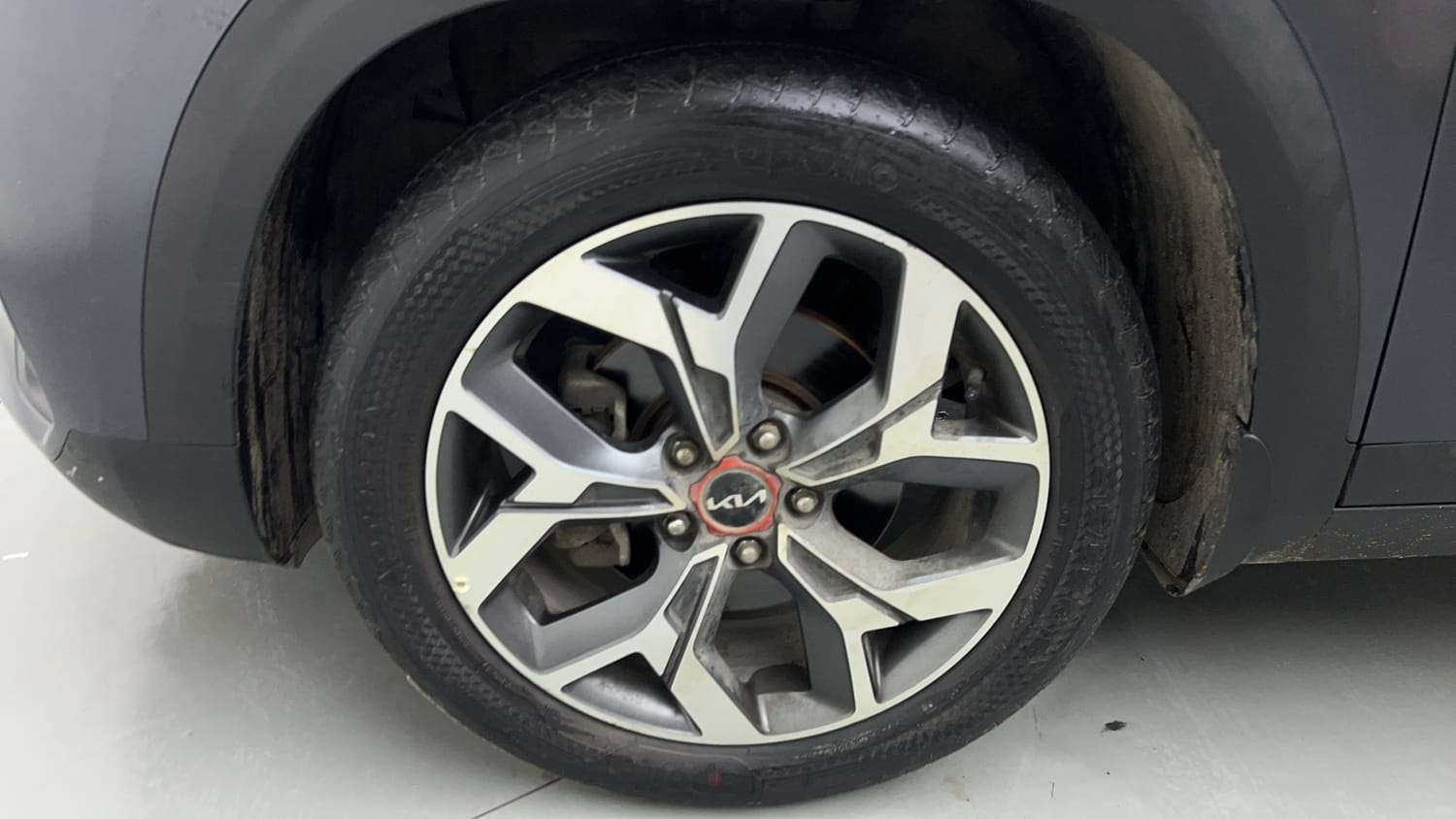 Used 2022 Kia Seltos X Line 1.4 DCT Petrol Automatic tyres LEFT FRONT TYRE RIM VIEW