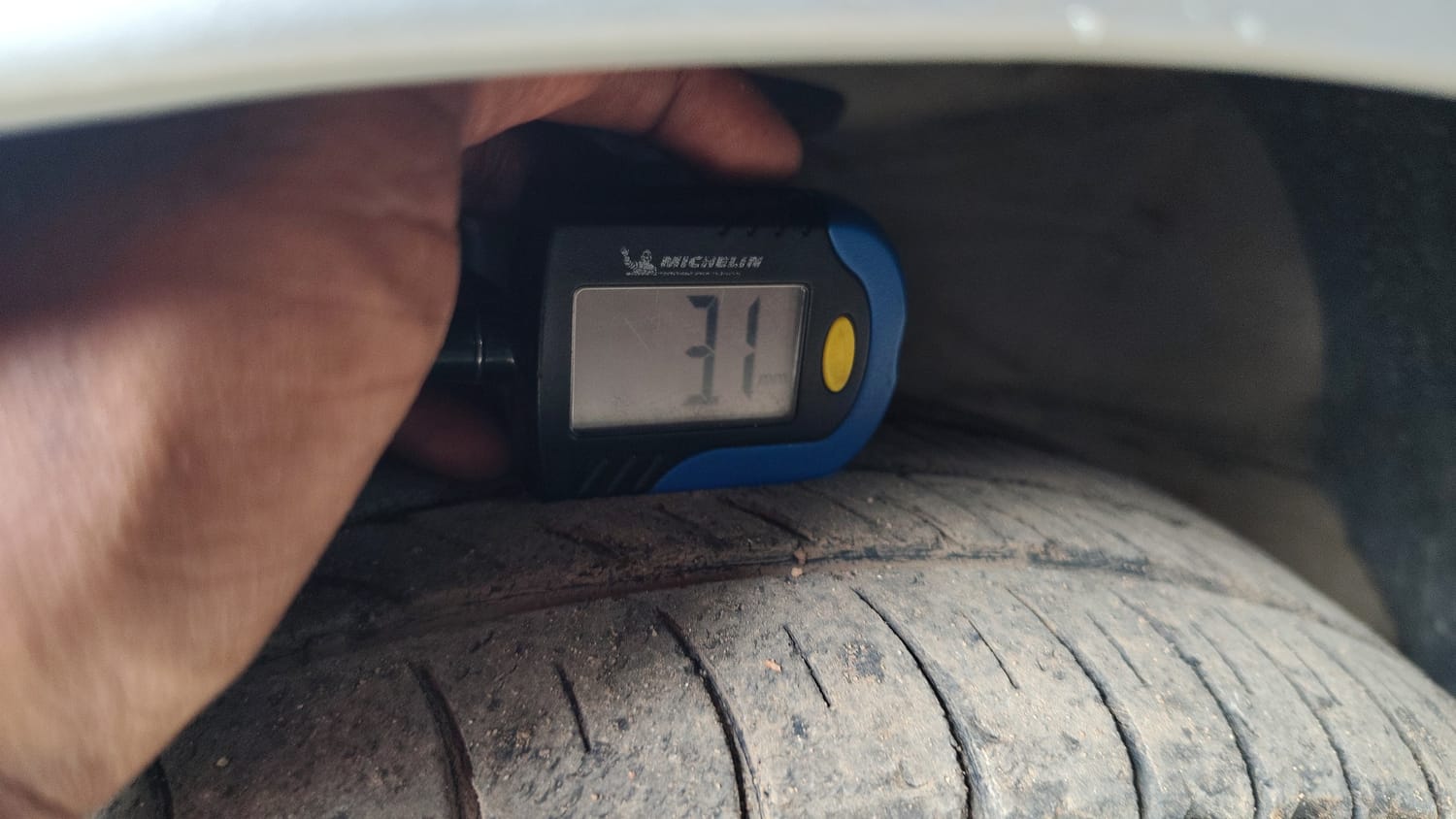 Used 2018 Hyundai Grand i10 Magna U2 1.2 CRDi Diesel Manual tyres LEFT FRONT TYRE TREAD VIEW