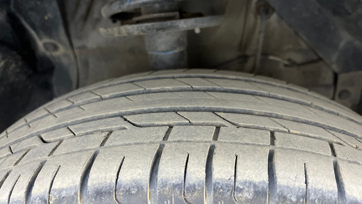 Used 2017 Maruti Suzuki Vitara Brezza [2016-2020] ZDi Plus Diesel Manual tyres RIGHT FRONT TYRE TREAD VIEW