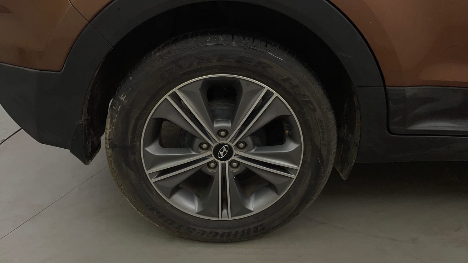 Used 2017 Hyundai Creta 1.6 SX Plus AT Petrol Petrol Automatic tyres RIGHT REAR TYRE RIM VIEW