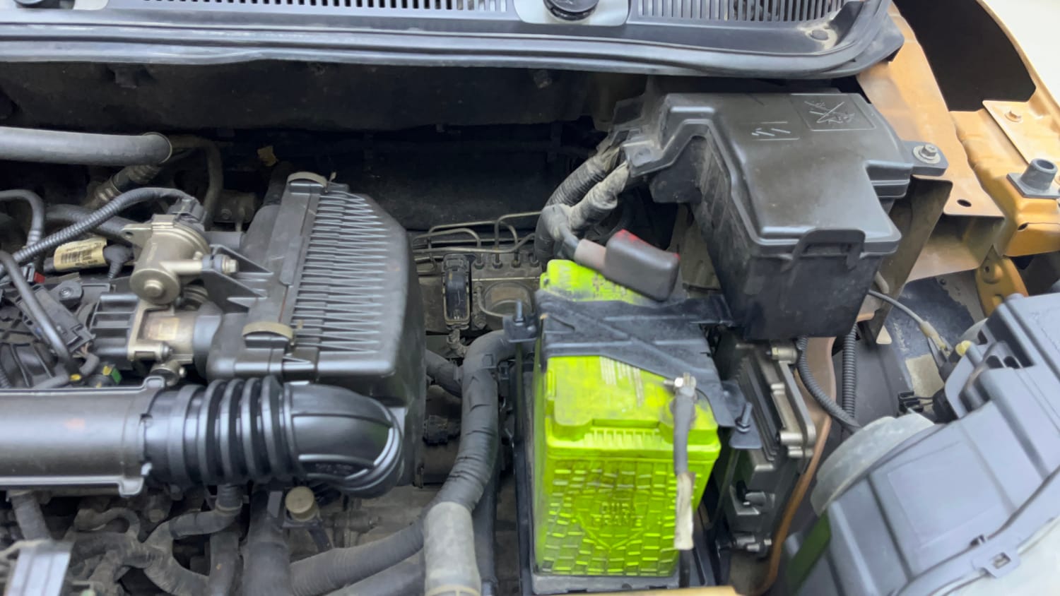 Used 2023 Renault Triber RXZ EASY-R AMT Petrol Automatic engine ENGINE LEFT SIDE VIEW
