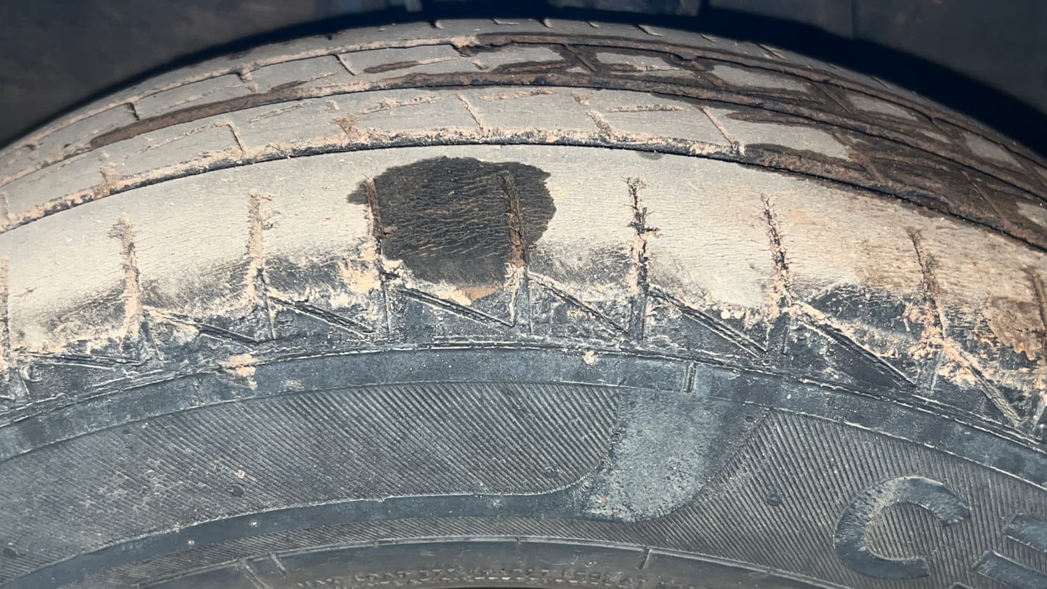 Used 2022 Maruti Suzuki Alto 800 LXi (O) Petrol Manual tyres LEFT FRONT TYRE TREAD VIEW