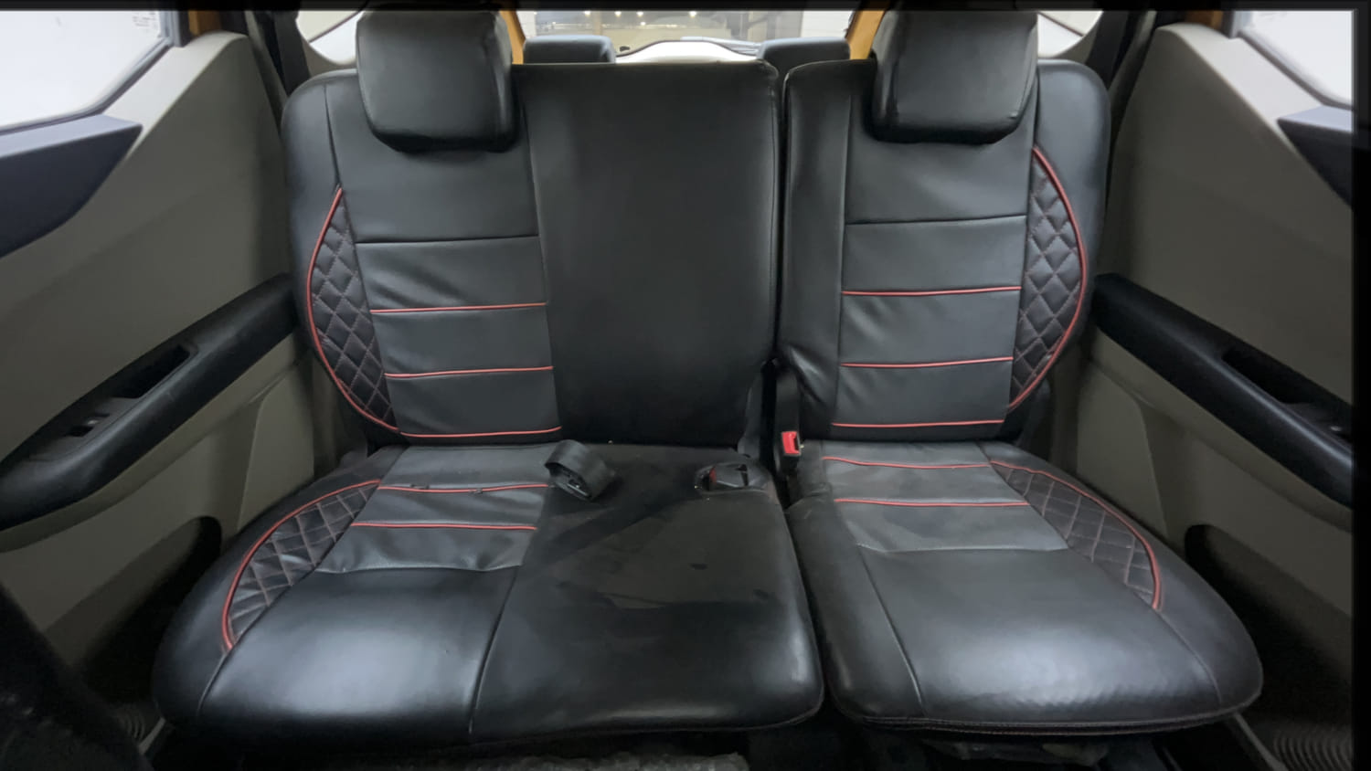 Used 2023 Renault Triber RXZ EASY-R AMT Petrol Automatic interior REAR SEAT CONDITION VIEW