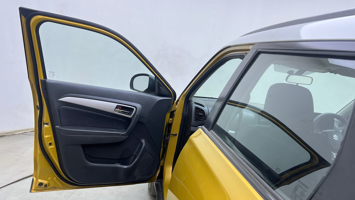 Used 2017 Maruti Suzuki Vitara Brezza [2016-2020] ZDi Plus Diesel Manual interior LEFT FRONT DOOR OPEN VIEW