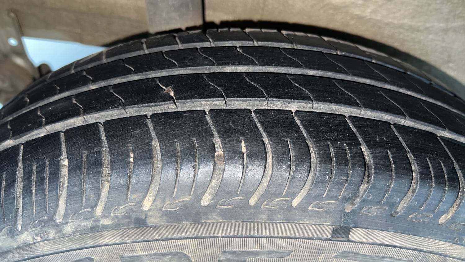 Used 2024 Maruti Suzuki S-Presso VXi S-CNG Cng Manual tyres RIGHT REAR TYRE TREAD VIEW