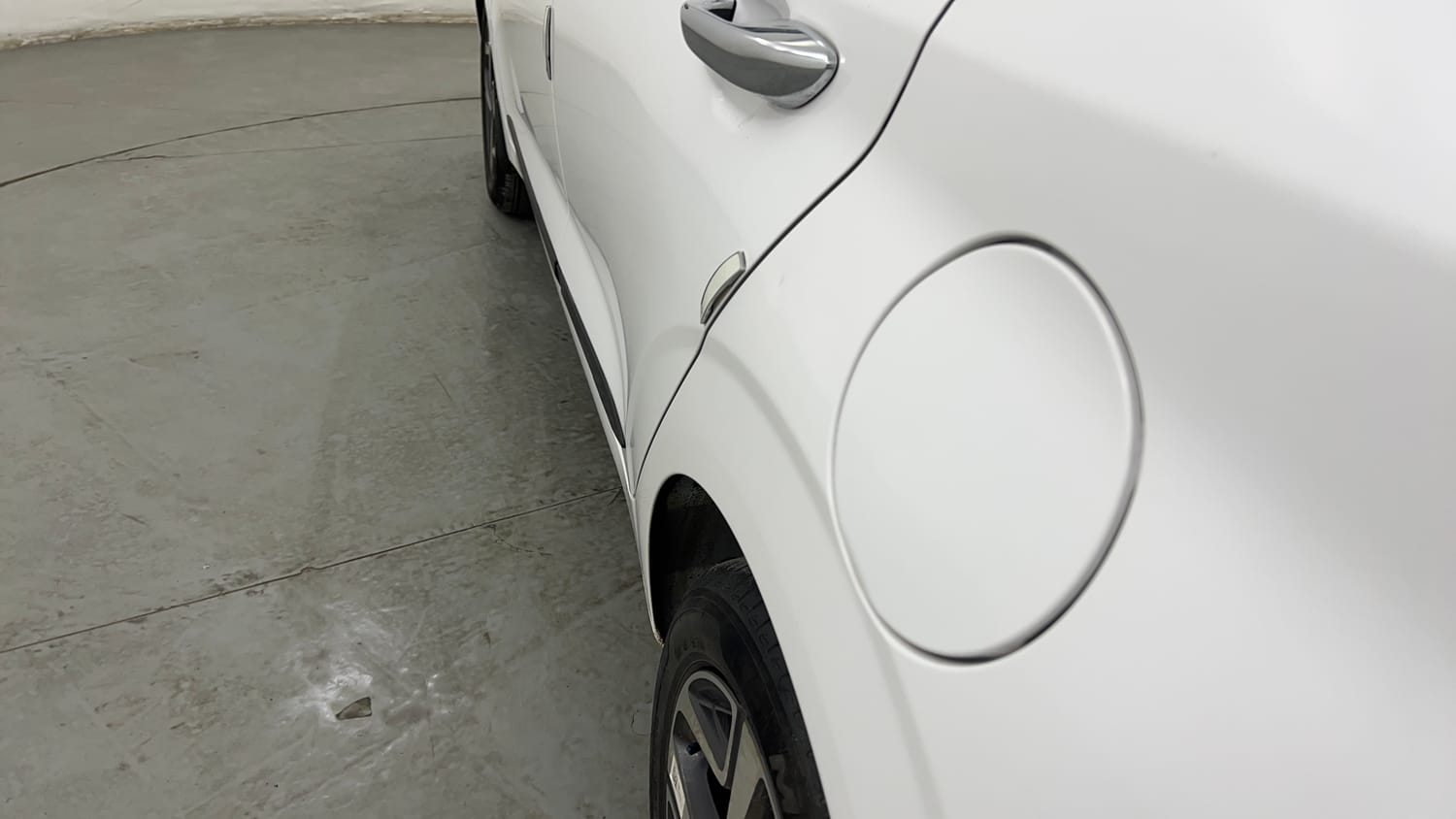 Used 2023 Hyundai Aura SX 1.2 CNG Cng Manual dents MINOR SCRATCH